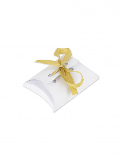 10 witte doosjes met goudkleurig satijnen lint 10 x 7;5 cm 10 witte doosjes met goudkleurig satijnen lint 10 x 7;5 cm
