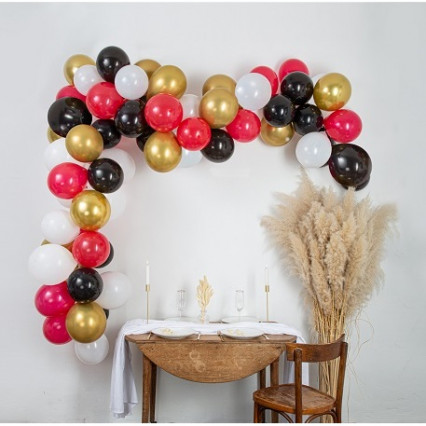 Boogset van 60 rode, zwarte en gouden ballonnen Boogset van 60 rode, zwarte en gouden ballonnen